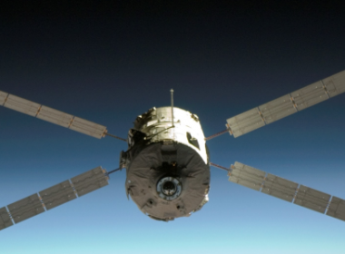 ATV na tle ziemskiej atmosfery